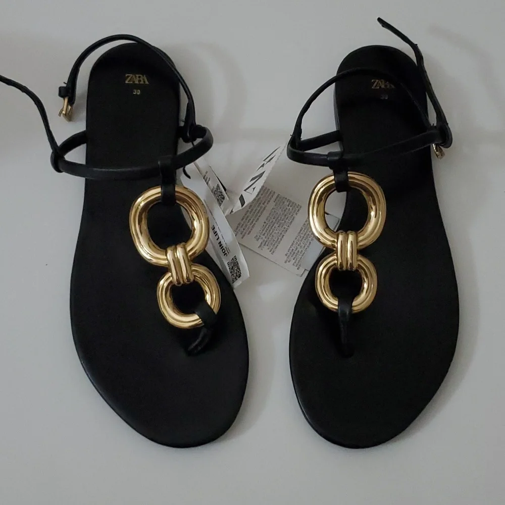 Zara * Gold Detail Leather Low Heeled Open Toe Flat Sandals Black Size 8 / 39 - Picture 5 of 6